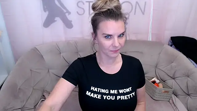 AischePervers online show from 11, 11, 2025