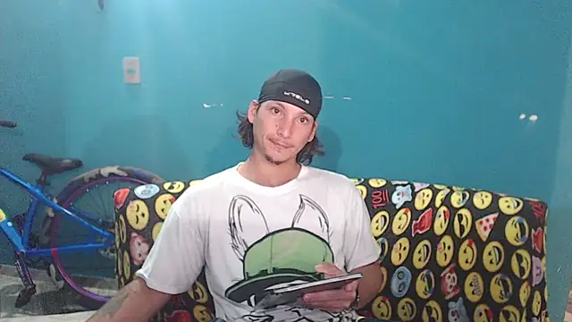 MrKingsaintx online show from 17, 6, 2026