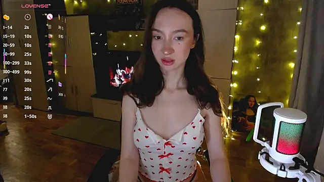 Snapshot of Maryana_Ro chatting on 12, 11, 2025 Maryana Ro online show from 12, 11, 2025