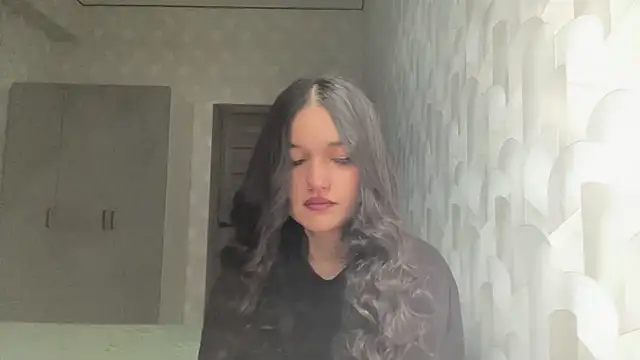 LisetteParajon online show from 20, 6, 2026