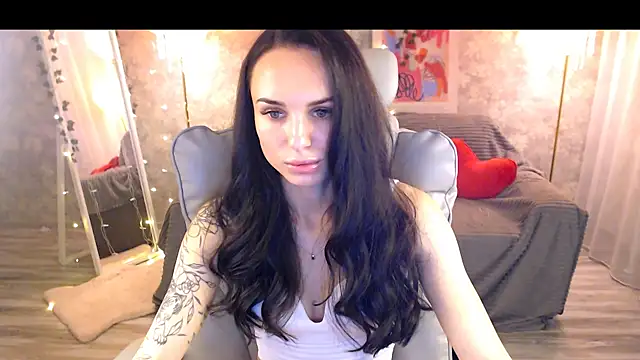 NicoleMerz online show from 25, 6, 2026