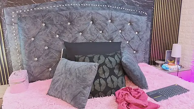 AlexandraNoxx online show from 4, 7, 2026