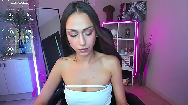Petite Moly online show from 23, 6, 2026