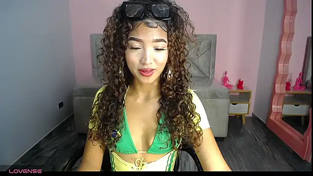 CamilaVixen ch online show from 24, 6, 2026