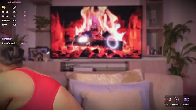 Snapshot of Lea_gray_ chatting on 3, 7, 2026 Lea gray online show from 3, 7, 2026