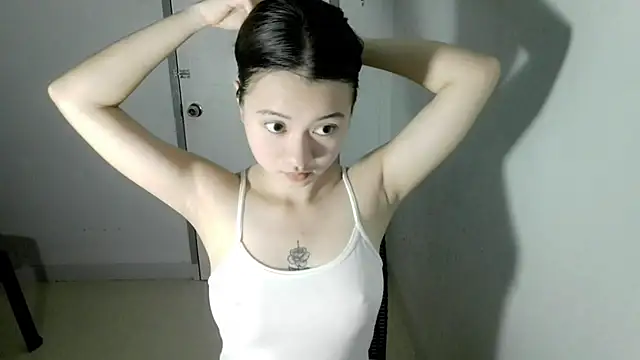 Snapshot of lily_cruzz chatting on 30, 5, 2026 lily cruzz online show from 30, 5, 2026