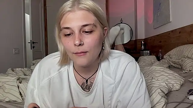 Ella Bloom online show from 15, 7, 2026