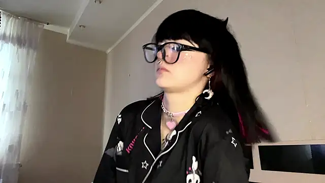 HolyCute online show from 7, 6, 2026