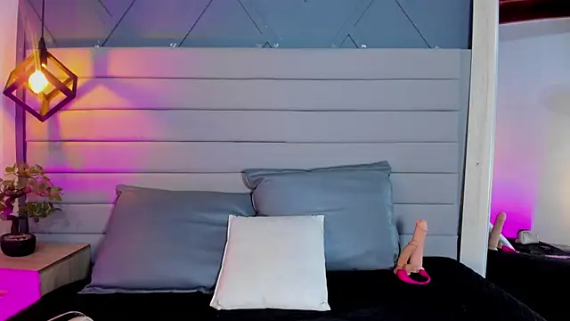 Miia ferrarii online show from 4, 7, 2026