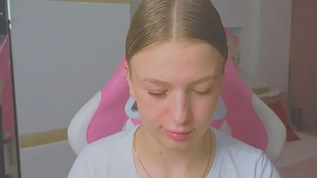 Snapshot of BeatriceLoven chatting on 24, 6, 2026 BeatriceLoven online show from 24, 6, 2026