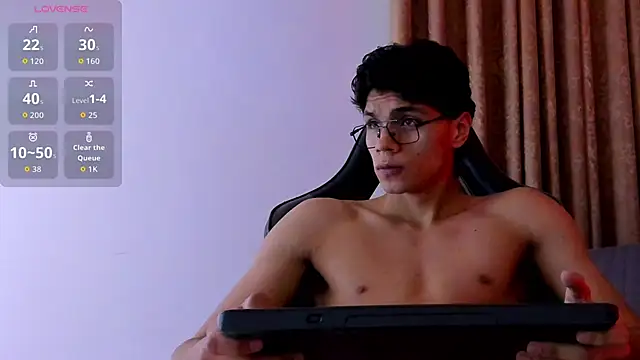 Snapshot of Ithan_Hott chatting on 21, 6, 2026 Ithan Hott online show from 21, 6, 2026