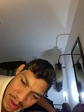 Tatuadomoreno23cm online show from 4, 7, 2026