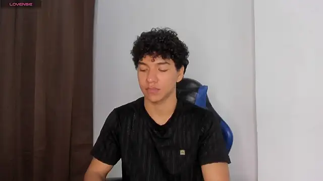 Maximiliano Young online show from 4, 6, 2026