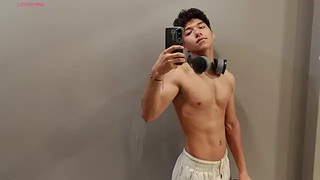 Maximiliano Young online show from 11, 7, 2026