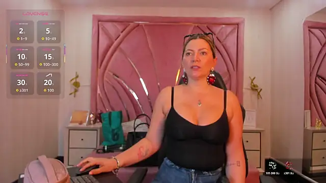 Snapshot of pamelaQenn2 chatting on 12, 6, 2026 pamelaQenn2 online show from 12, 6, 2026