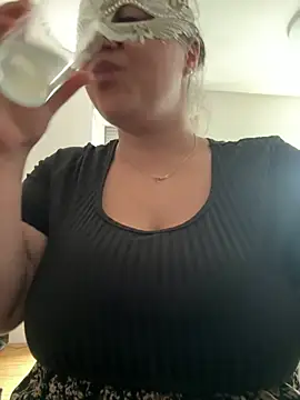 sweetcandygirl21 online show from 21, 6, 2026