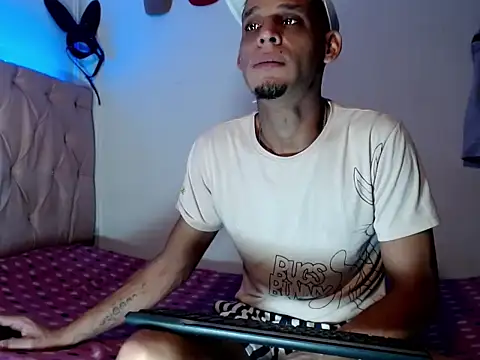 Snapshot of Brendt_Hotx chatting on 25, 6, 2026 Brendt Hotx online show from 25, 6, 2026