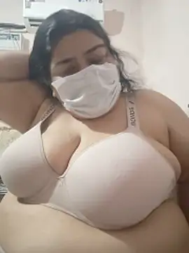 Snapshot of simranjeet_kaur69 chatting on 19, 6, 2026 simranjeet kaur69 online show from 19, 6, 2026