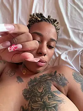 Kira nyxx online show from 13, 6, 2026