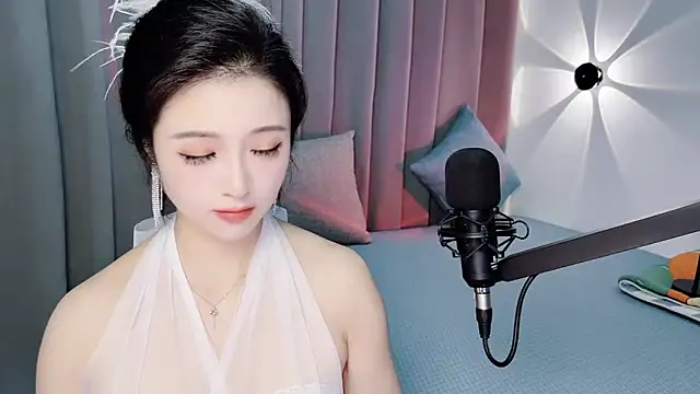 Momo-Wow online show from 23, 6, 2026
