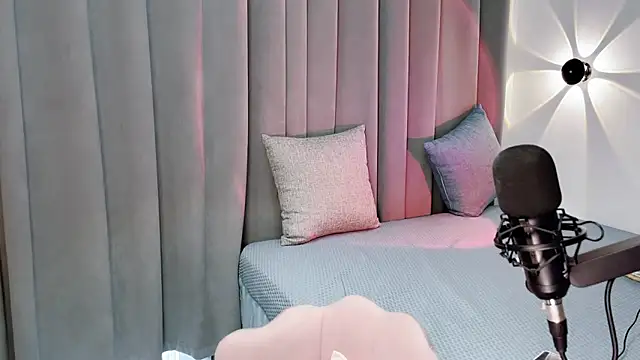 Momo-Wow online show from 28, 6, 2026