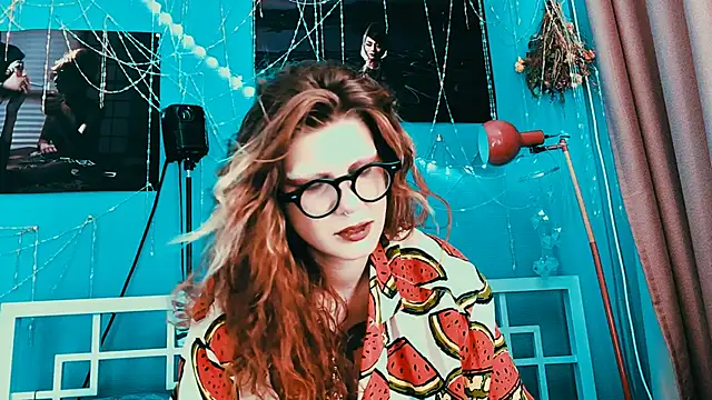 VivienDarkbloom online show from 3, 7, 2026