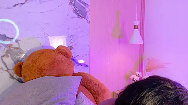 Snapshot of EmiilyLovex chatting on 2, 7, 2026 EmiilyLovex online show from 2, 7, 2026