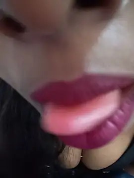 Sexy-Zeenat online show from 12, 6, 2026