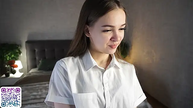 Snapshot of PearleKalmen chatting on 4, 7, 2026 PearleKalmen online show from 4, 7, 2026