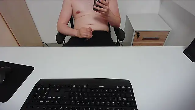 NightShadee2 online show from 2, 6, 2026