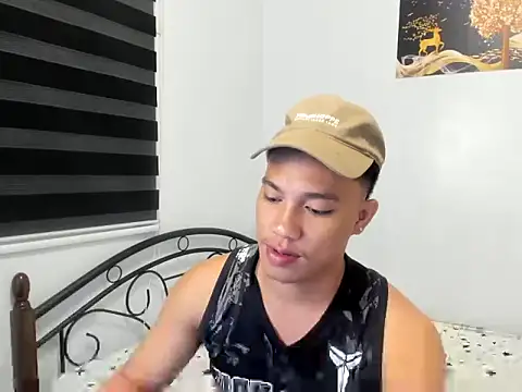urfucker vinz online show from 13, 7, 2026