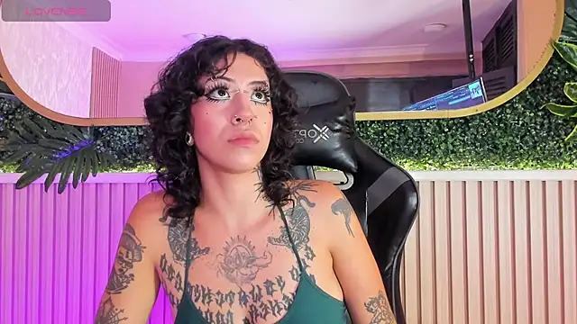 julimonroe  online show from 11, 6, 2026