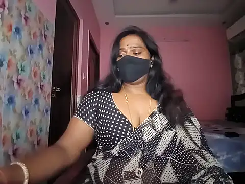 Snapshot of Meenakshy chatting on 6, 6, 2026 Meenakshy online show from 6, 6, 2026