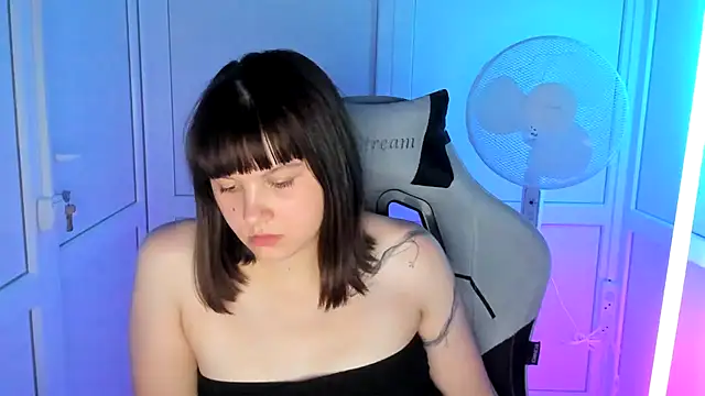 Vanilla Vixen online show from 2, 7, 2026