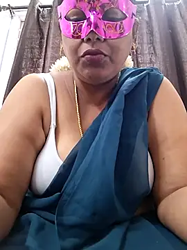 Snapshot of Hot_Sreeja_Tamil chatting on 28, 7, 2026 Hot Sreeja Tamil online show from 28, 7, 2026