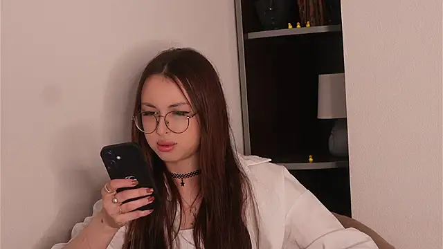 ToiChillemi online show from 4, 6, 2026
