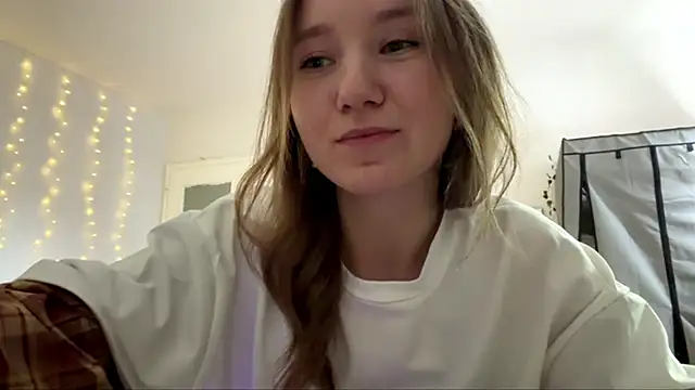 Snapshot of smalllisa chatting on 3, 6, 2026 smalllisa online show from 3, 6, 2026
