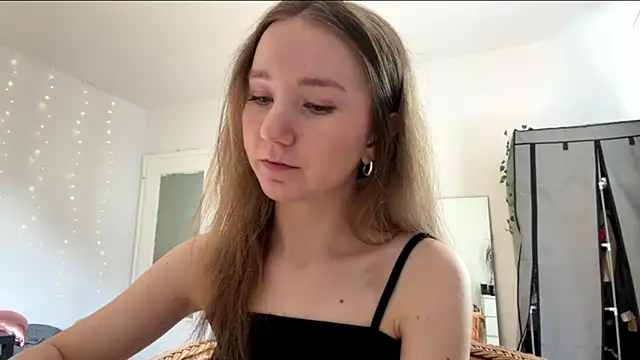 smalllisa online show from 14, 6, 2026