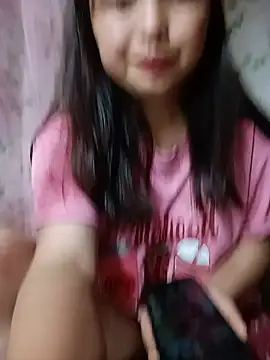 Snapshot of Linna-bae chatting on 26, 6, 2026 Linna-bae online show from 26, 6, 2026