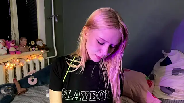 sexy cute18 online show from 4, 8, 2026
