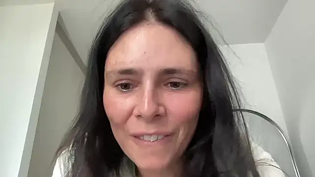 Snapshot of JadeLucy chatting on 28, 6, 2026 JadeLucy online show from 28, 6, 2026