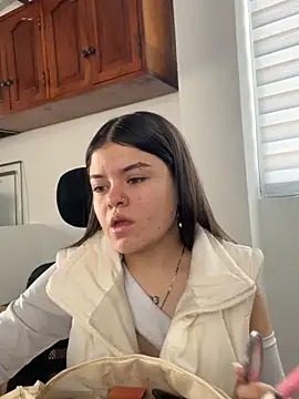 Camila Duarte 2 online show from 9, 6, 2026