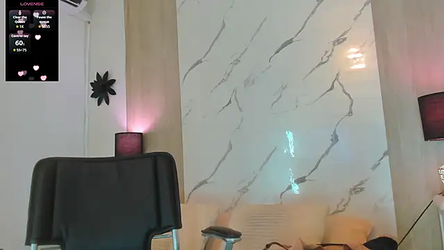 DanniValencia online show from 15, 6, 2026