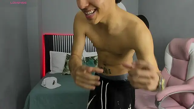 Snapshot of Axel_Mendozaa chatting on 9, 6, 2026 Axel Mendozaa online show from 9, 6, 2026