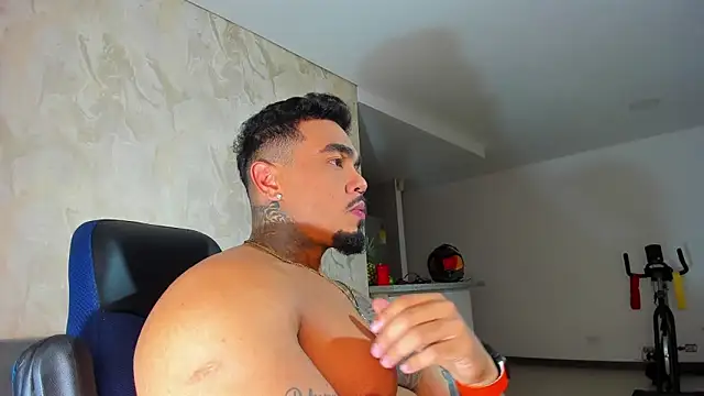 Snapshot of ZeusStrong_1 chatting on 5, 6, 2026 ZeusStrong 1 online show from 5, 6, 2026