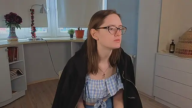 Snapshot of EstelaWeninger chatting on 30, 6, 2026 EstelaWeninger online show from 30, 6, 2026
