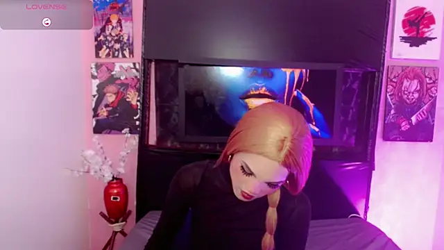 Cloe Smitt  online show from 12, 6, 2026