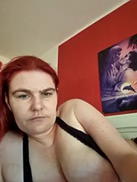 Snapshot of GoldenWifee chatting on 18, 6, 2026 GoldenWifee online show from 18, 6, 2026