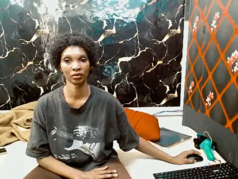 Snapshot of Caramelminxx_ chatting on 29, 6, 2026 Caramelminxx online show from 29, 6, 2026