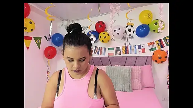 NahomyEvans online show from 3, 7, 2026